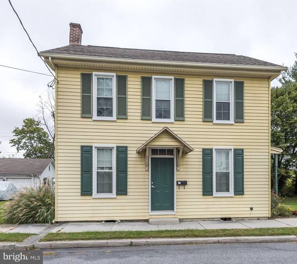 301 W DONEGAL ST, Mount Joy, PA 17552