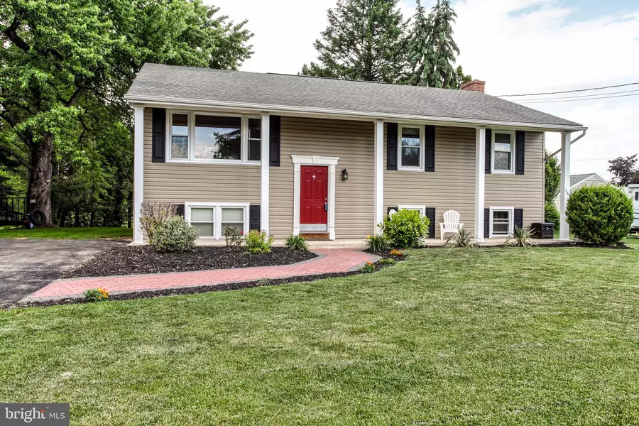 2 EVERGREEN LN, Mechanicsburg, PA 17050