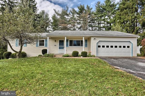 111 WOODSIDE DR, Mechanicsburg, PA 17055