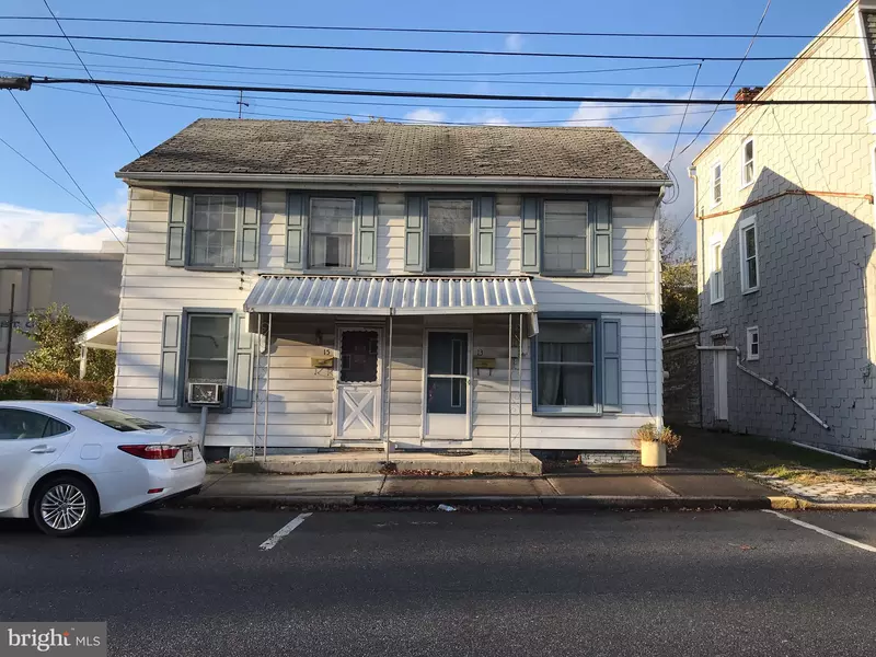 13-15 E WATER ST, Middletown, PA 17057