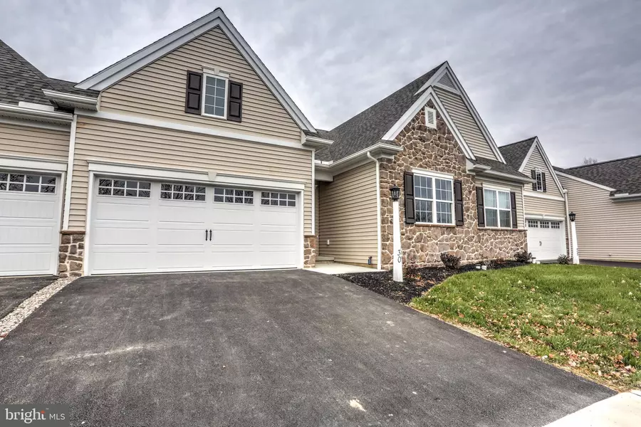 30 MIDWAY FARMS LN #5, Lancaster, PA 17602