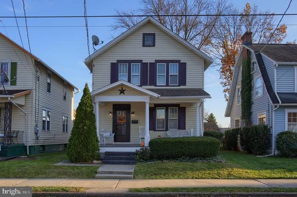 209 W MAPLEWOOD AVE, Mechanicsburg, PA 17055