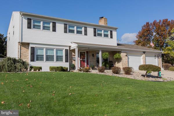 2 HOMESTEAD LN, Camp Hill, PA 17011