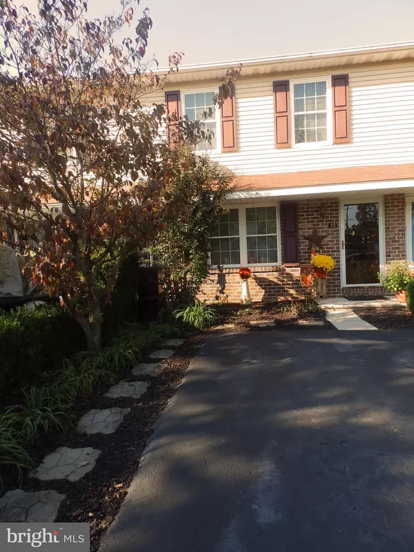 53 CONEWAGO DR, Hanover, PA 17331