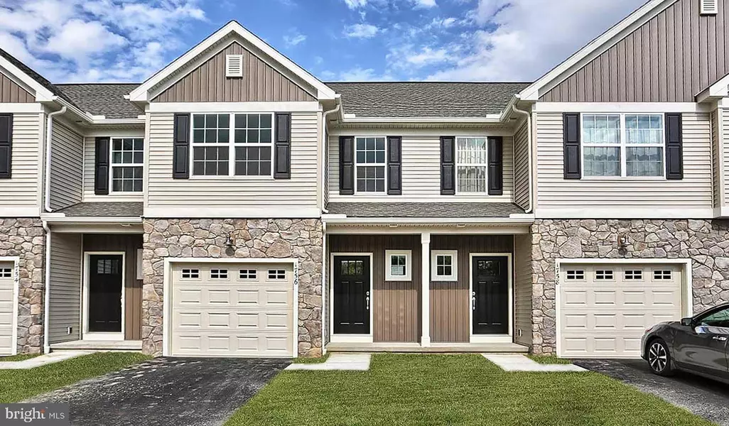 1756 FAIRBANK LN, Mechanicsburg, PA 17055