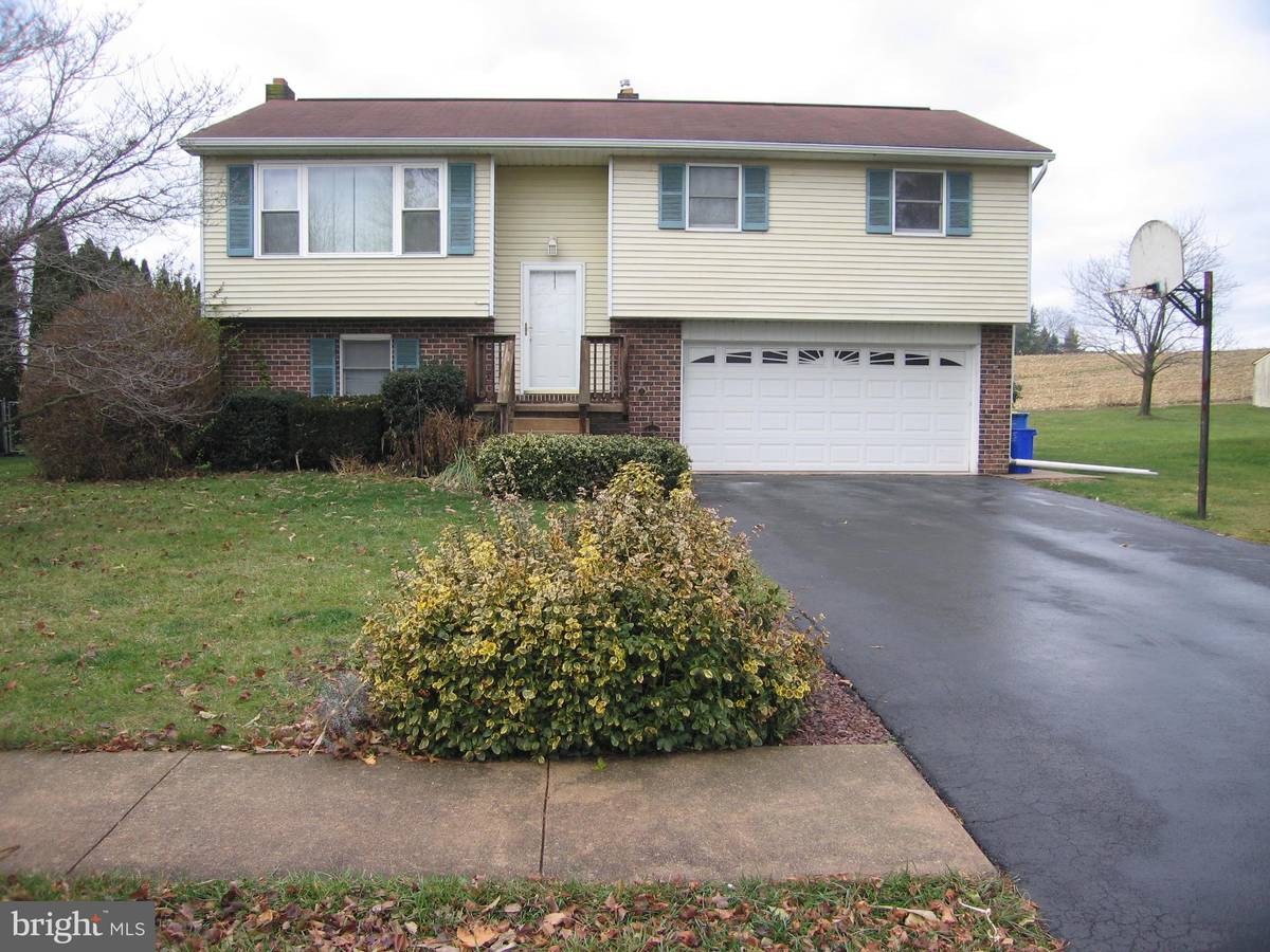 York, PA 17408,240 LENA DR