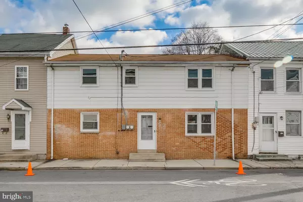 303 N EAST ST, Carlisle, PA 17013