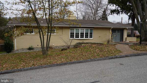 1735 CLOVER LN, York, PA 17402