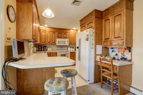 New Holland, PA 17557,330 VALLEY VIEW DR