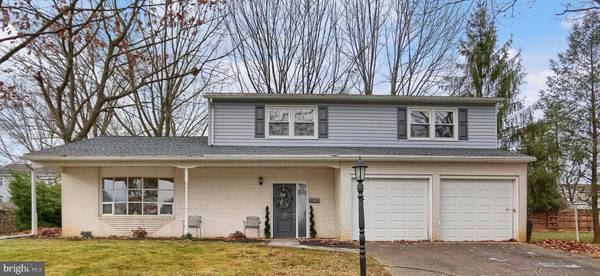 10 HOMESTEAD LN, Camp Hill, PA 17011