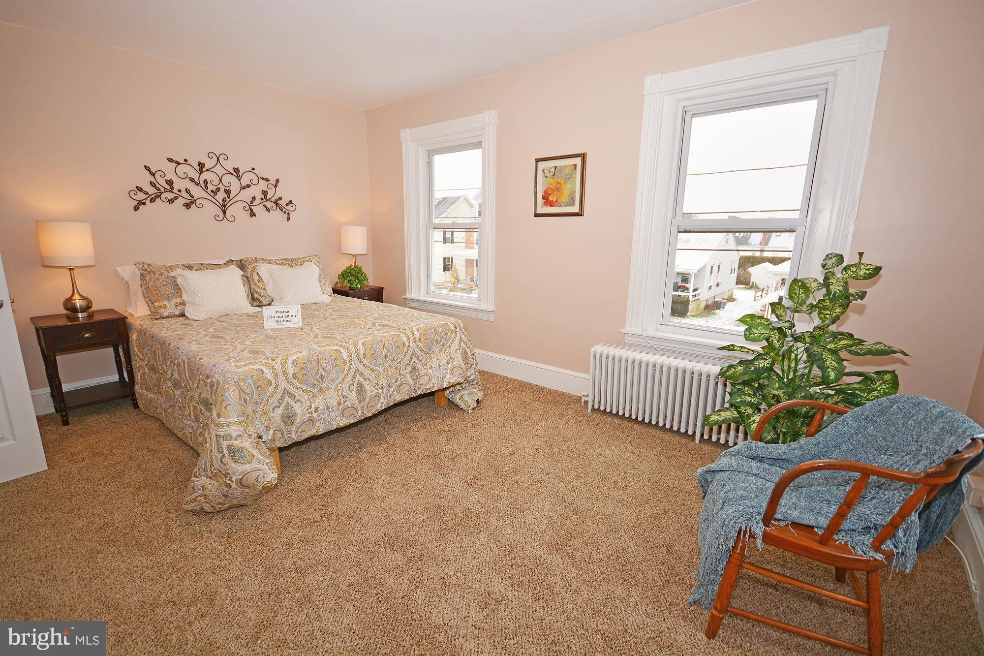 New Holland, PA 17557,340 E JACKSON ST
