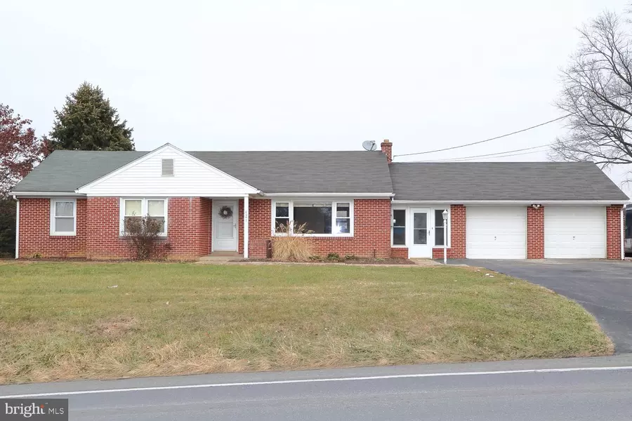 421 LONG LN, Lancaster, PA 17603