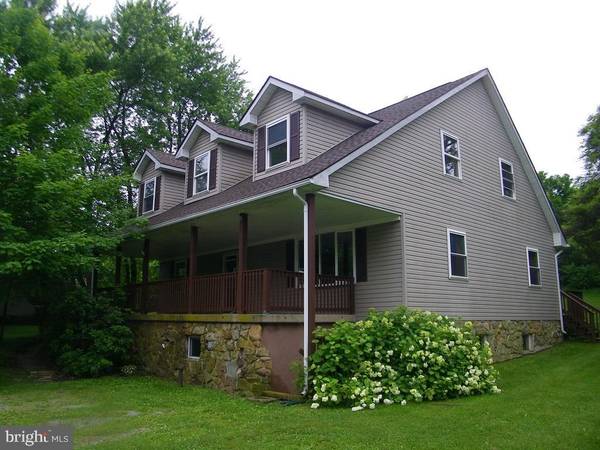 205 W WATER ST, Yoe, PA 17313