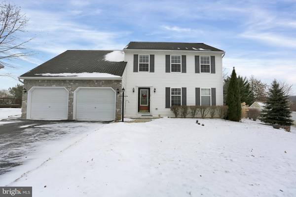 15 BURBERRY LN, Mount Wolf, PA 17347