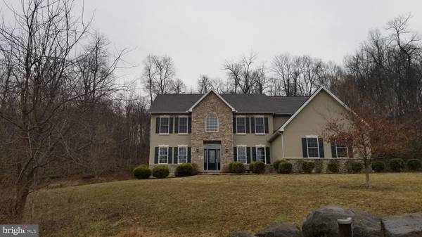 8 ELICKER RD, Dillsburg, PA 17019