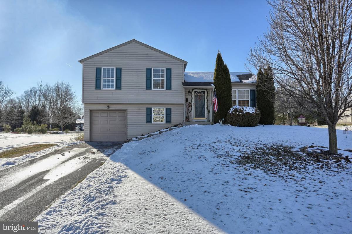 Bainbridge, PA 17502,111 SKIPJACK WAY