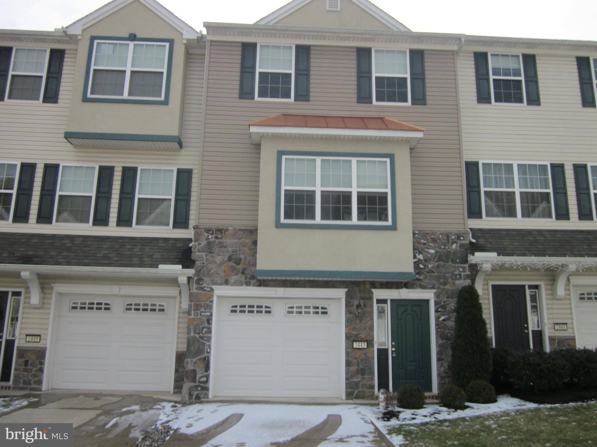 2443 SCHULTZ WAY, York, PA 17402