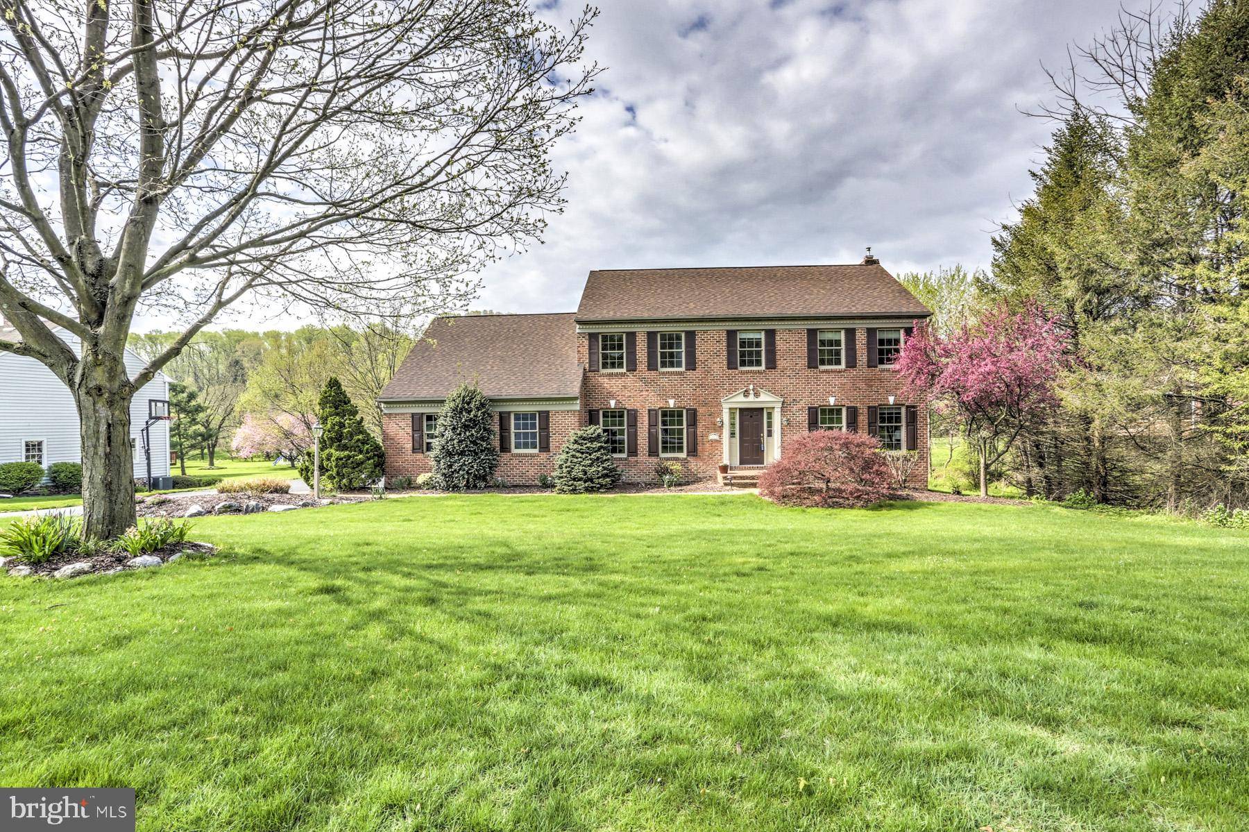 2874 WIMBLEDON LN, Lancaster, PA 17601