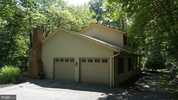 938 LAUREL WOODS LN, Hanover, PA 17331