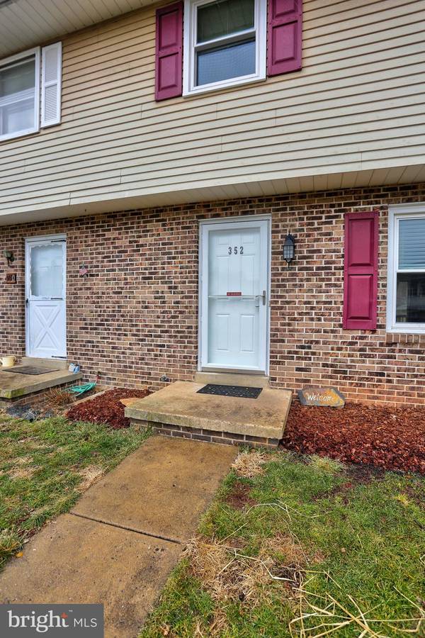 Ephrata, PA 17522,352 JEFF AVE