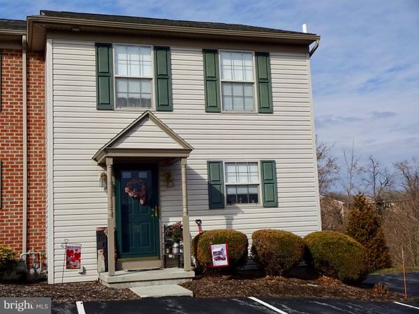 45 E 3RD AVE, Spring Grove, PA 17362