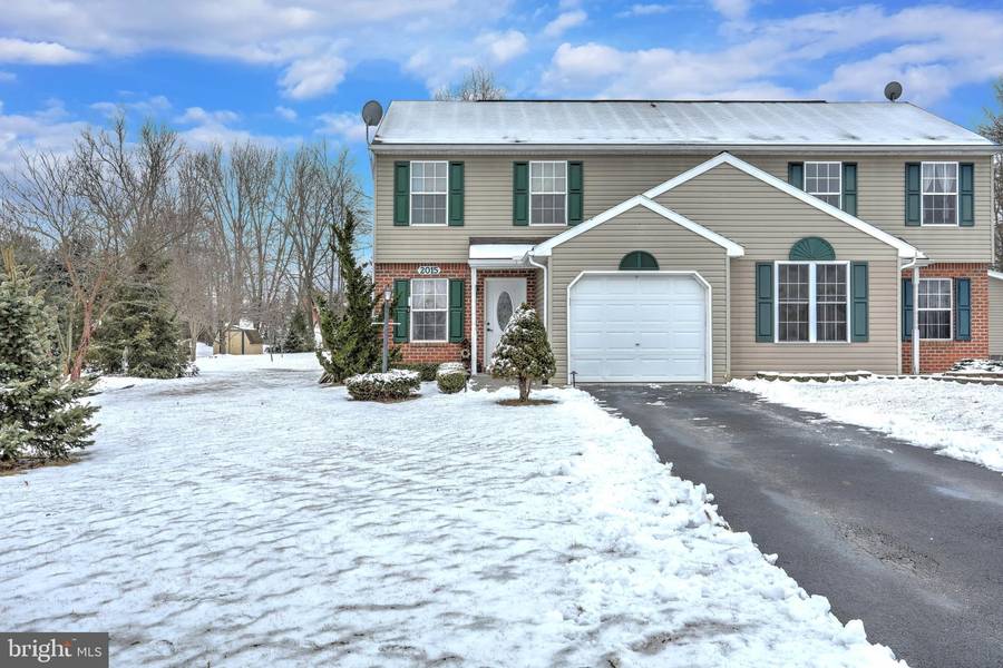 2015 WYATT CIR, Dover, PA 17315