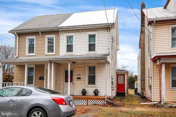 103 E PORTLAND ST, Mechanicsburg, PA 17055