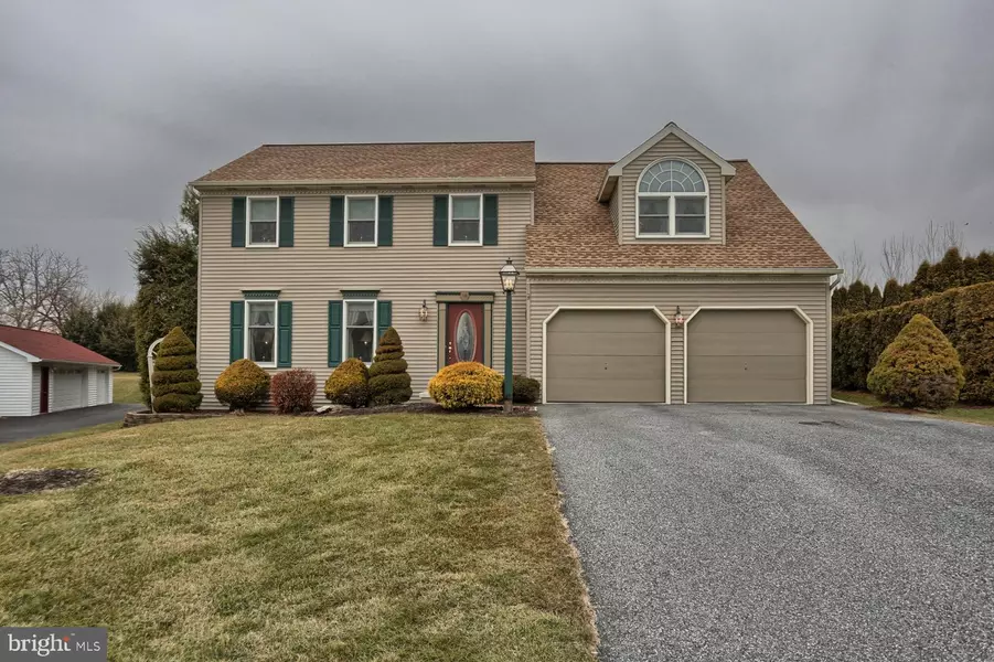 16 FOXCHASE LN, Lebanon, PA 17042