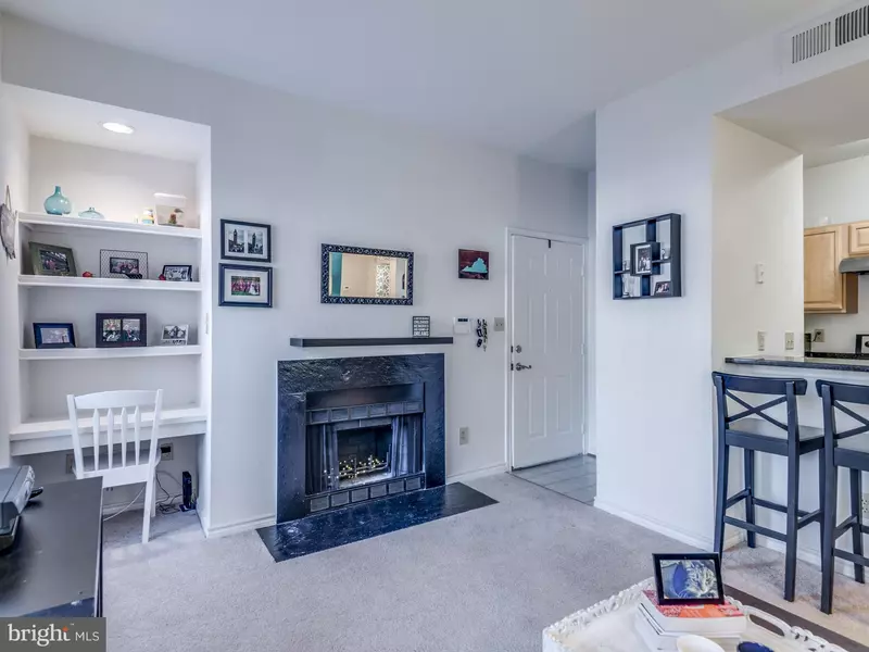 12163 PENDERVIEW TER #1002, Fairfax, VA 22033