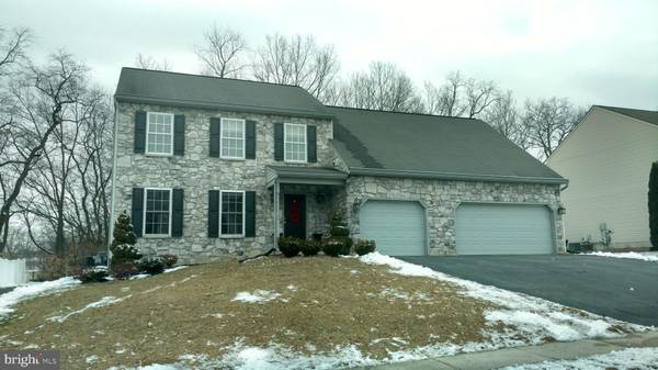 560 APPLE TREE LN, Mount Wolf, PA 17347