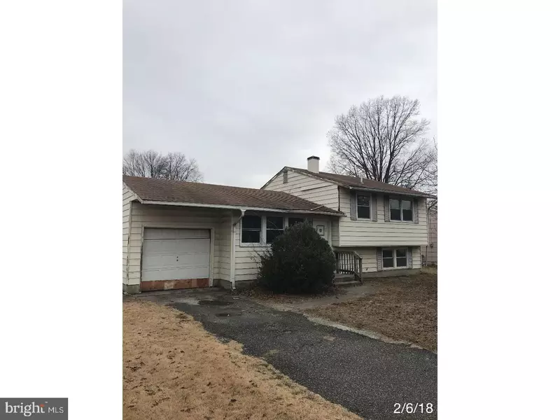 414 HICKORY AVE, Carneys Point, NJ 08069