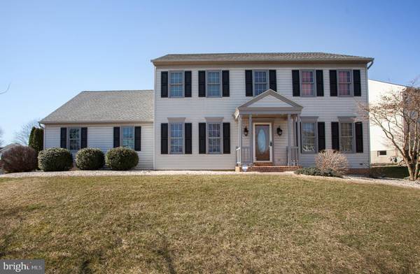 2196 SOUTHPOINT DR, Hummelstown, PA 17036