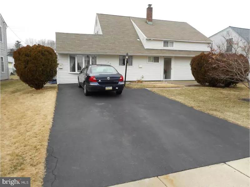 233 HOLLY DR, Levittown, PA 19055