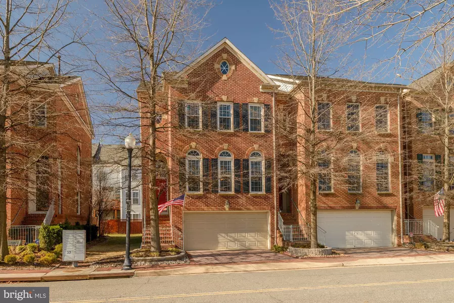 237 SOMERVELLE ST, Alexandria, VA 22304