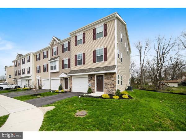 2 FARADAY CT, Morton, PA 19070