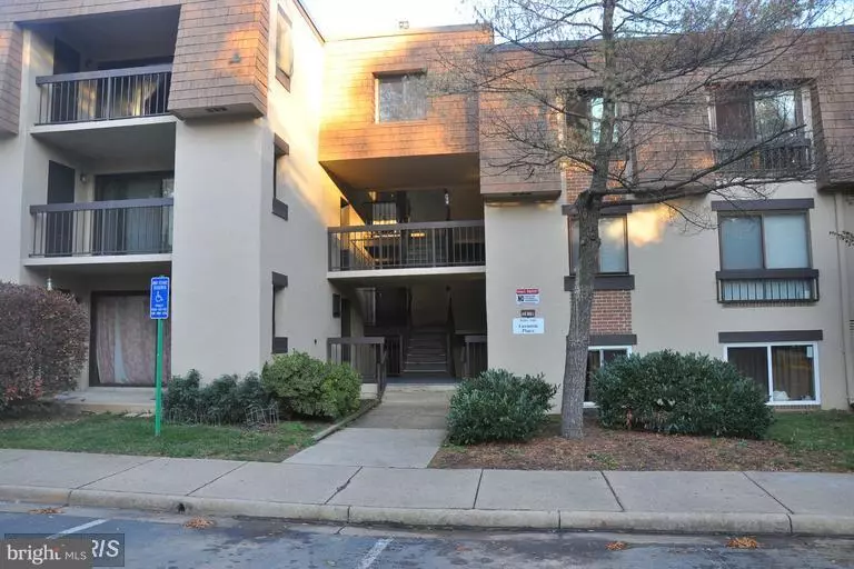 3810 LARAMIE #127E, Alexandria, VA 22309