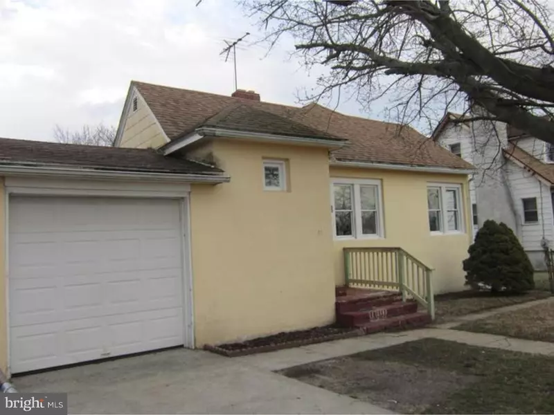 33 E LINE ST, Penns Grove, NJ 08069