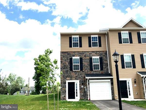 10 HOLSTEIN DR #5, Hanover, PA 17331