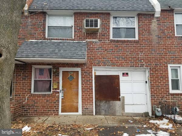 427 COVENTRY AVE, Darby, PA 19023