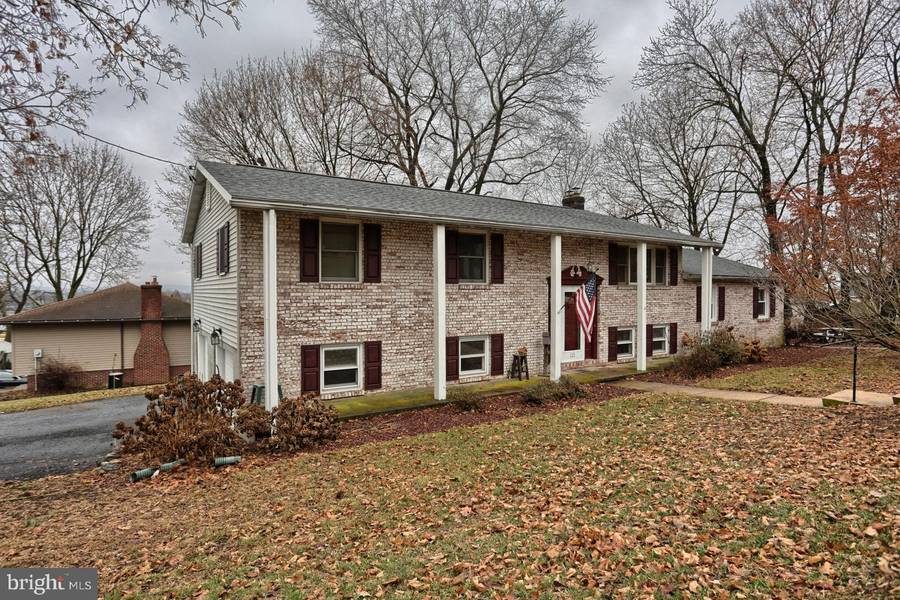 122 E POPLAR ST, Palmyra, PA 17078