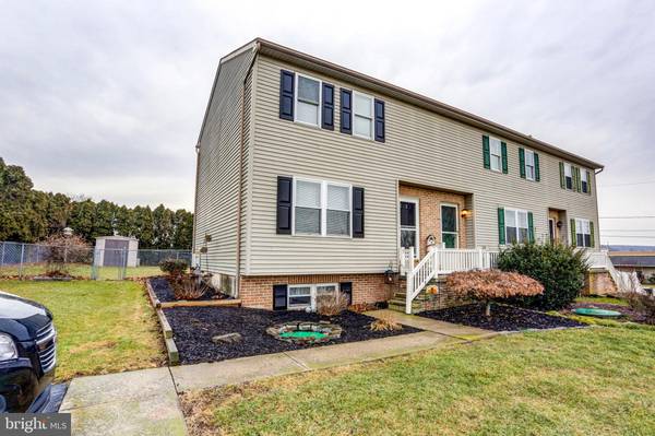 195 MUSSER RD, East Earl, PA 17519