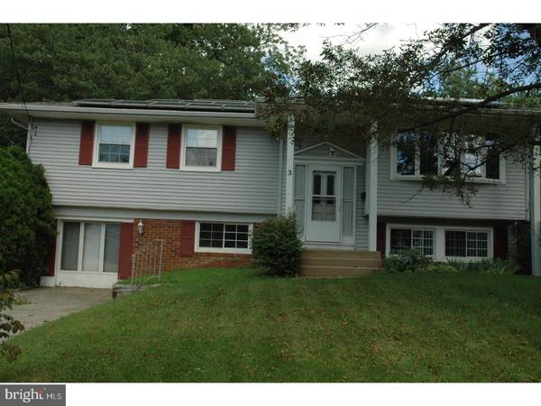 3 LEHIGH DR, Delran, NJ 08075