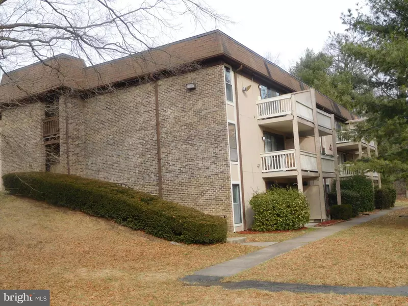 5800 ROYAL RIDGE DR #L, Springfield, VA 22152