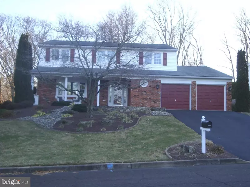 26 TREELINE DR, Holland, PA 18966