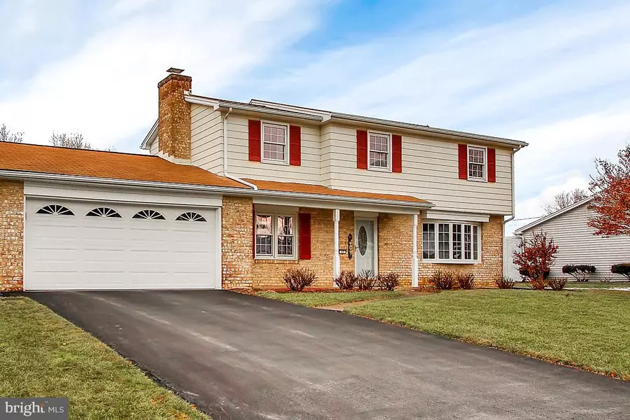 17 CONWAY DR, Mechanicsburg, PA 17055