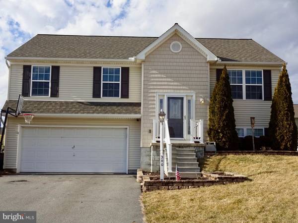 340 RIVIERA ST, Mount Wolf, PA 17347