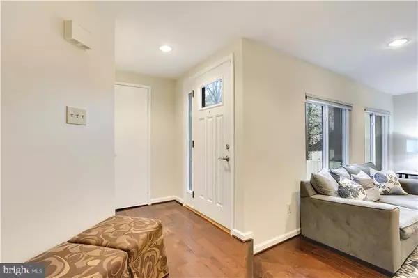 Reston, VA 20190,11056 SAFFOLD WAY
