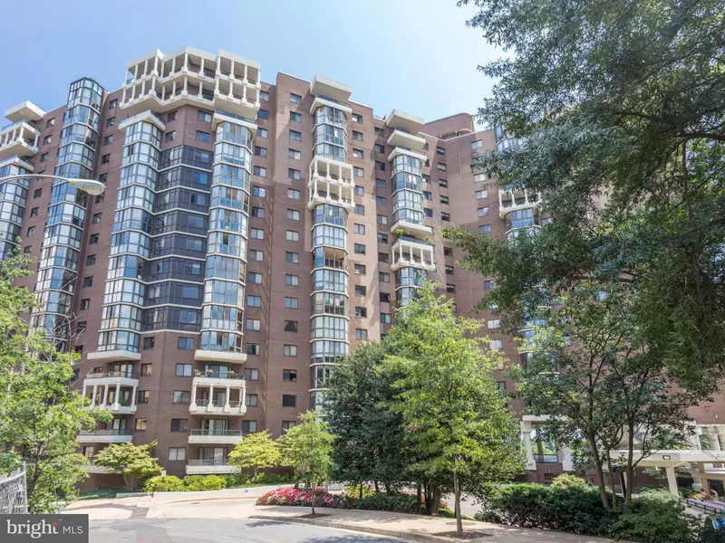 1600 OAK ST #202, Arlington, VA 22209