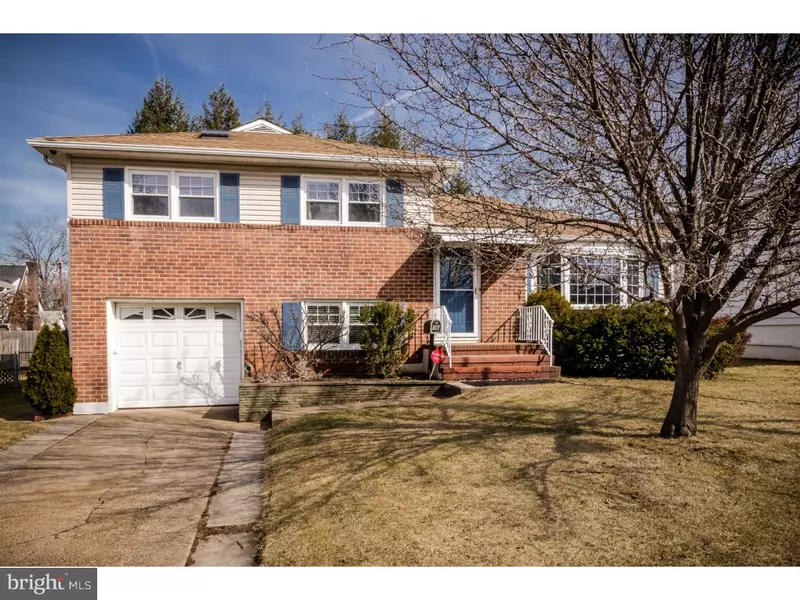 16 DIXON DR, Woodbridge, NJ 07095