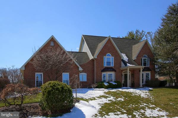 4 CHARISMA DR, Camp Hill, PA 17011